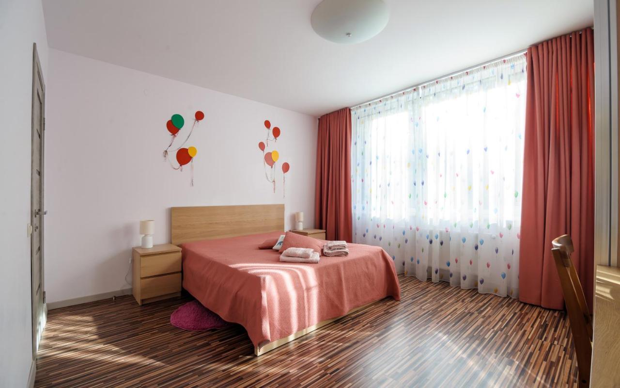 Colored Balloons - 3 Bedrooms, 3 Bathrooms, Equipped Large Apartments Lviv Bagian luar foto
