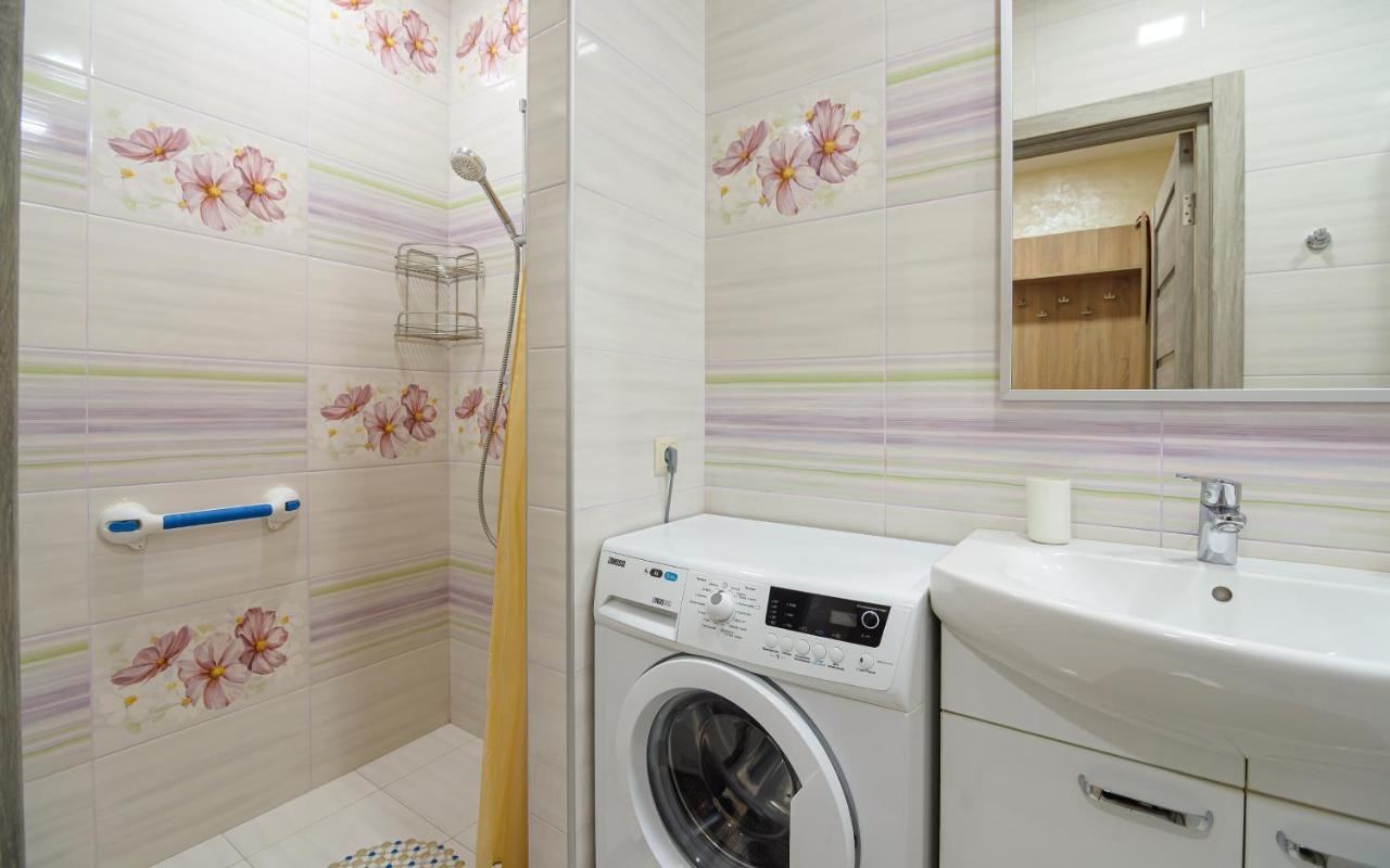 Colored Balloons - 3 Bedrooms, 3 Bathrooms, Equipped Large Apartments Lviv Bagian luar foto