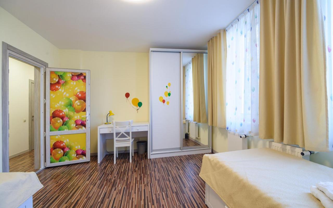 Colored Balloons - 3 Bedrooms, 3 Bathrooms, Equipped Large Apartments Lviv Bagian luar foto