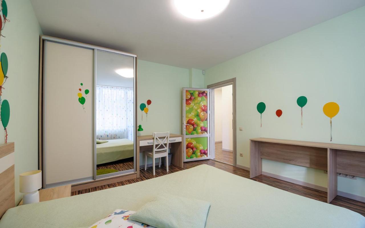 Colored Balloons - 3 Bedrooms, 3 Bathrooms, Equipped Large Apartments Lviv Bagian luar foto