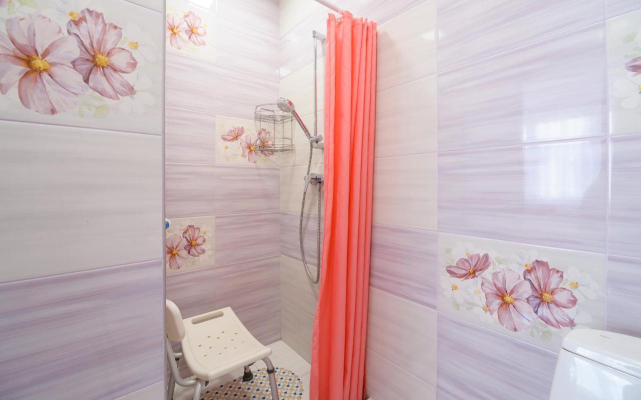 Colored Balloons - 3 Bedrooms, 3 Bathrooms, Equipped Large Apartments Lviv Bagian luar foto