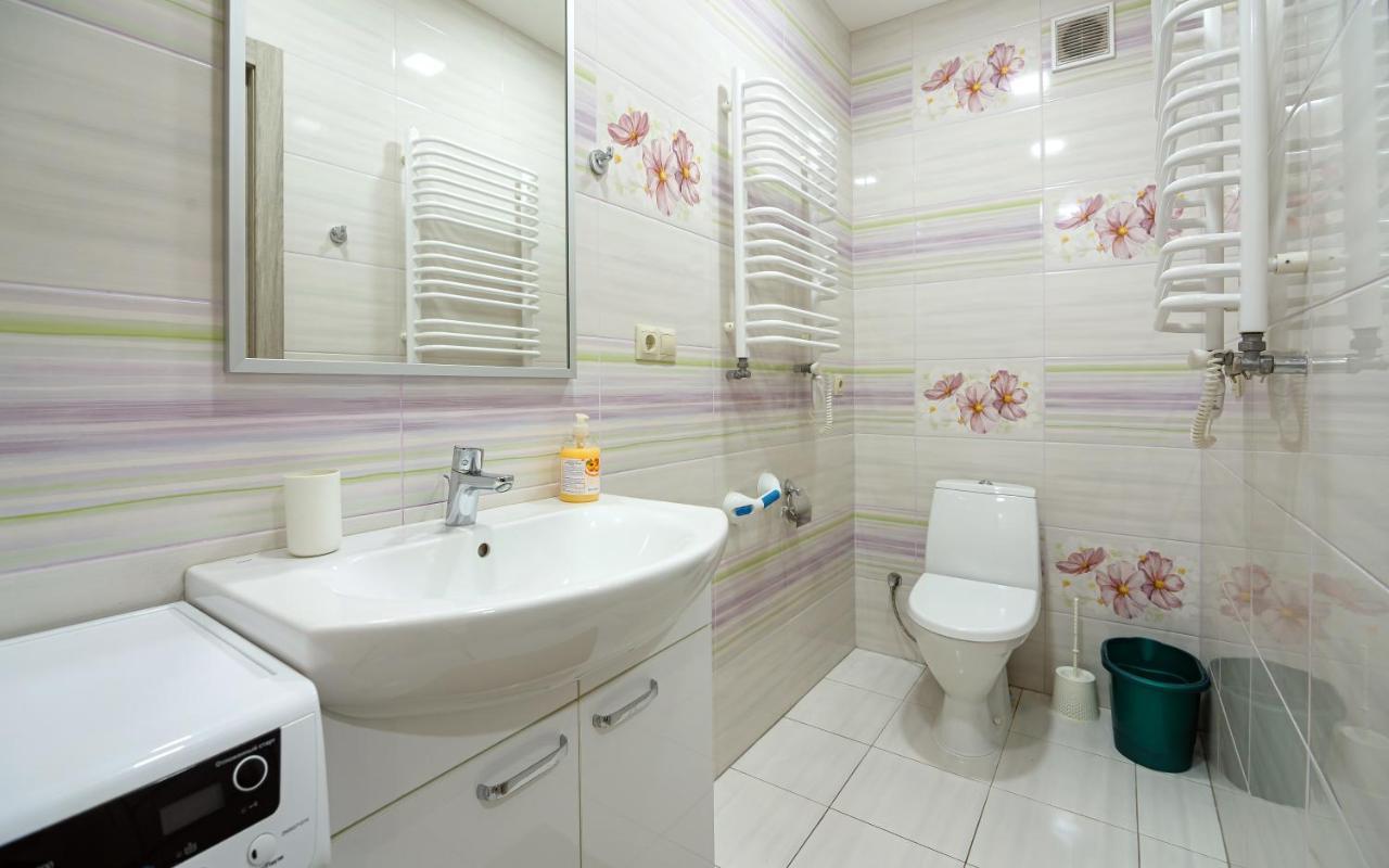 Colored Balloons - 3 Bedrooms, 3 Bathrooms, Equipped Large Apartments Lviv Bagian luar foto