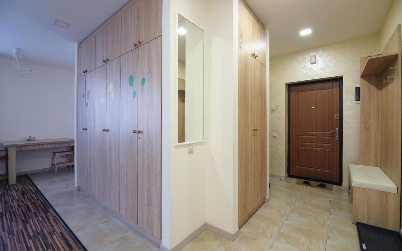 Colored Balloons - 3 Bedrooms, 3 Bathrooms, Equipped Large Apartments Lviv Bagian luar foto