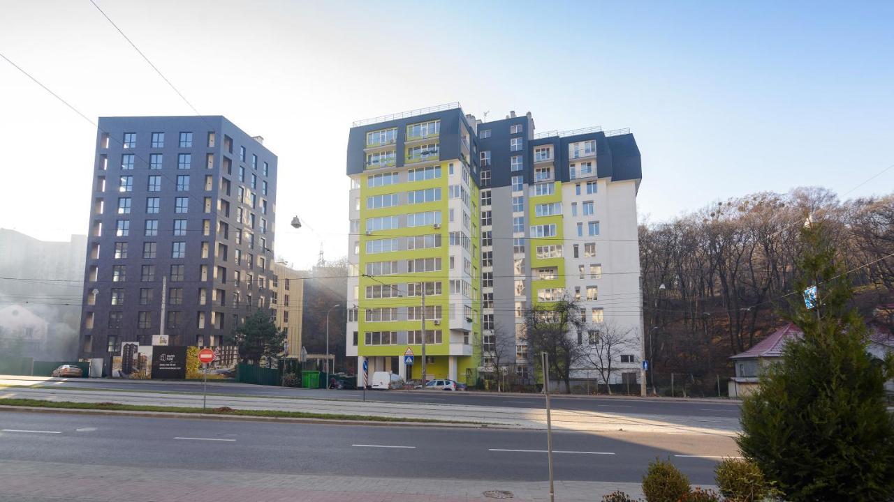 Colored Balloons - 3 Bedrooms, 3 Bathrooms, Equipped Large Apartments Lviv Bagian luar foto
